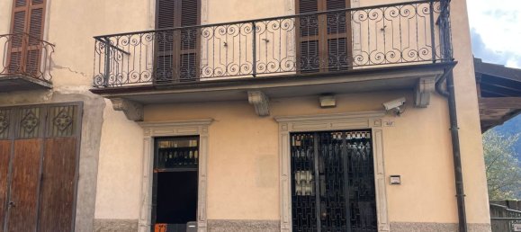 Propriété commerciale à Val Brembilla, Italy 179m² No. 66325 2