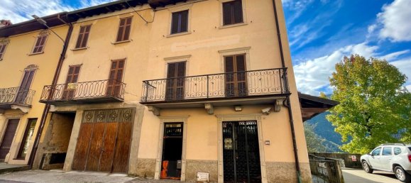 Propriété commerciale à Val Brembilla, Italy 179m² No. 66325 5