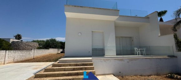 Вилла с 3 комнатами в Racale, Италия № 298721 16