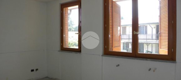 Вилла с 4 комнатами в Вимеркате, Италия № 161036 3