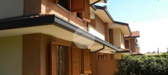 Вилла с 4 комнатами в Вимеркате, Италия № 161036 2