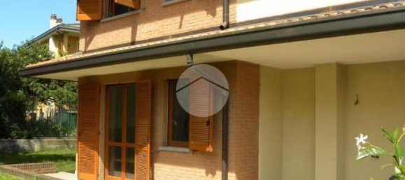 Вилла с 4 комнатами в Вимеркате, Италия № 161036 6