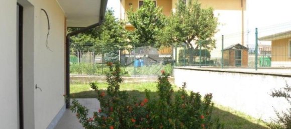 Вилла с 4 комнатами в Вимеркате, Италия № 161036 4