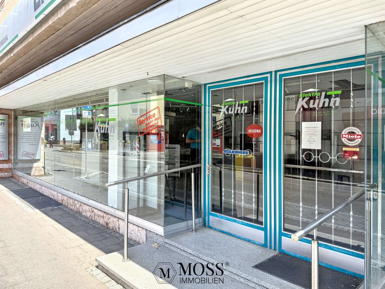  عقار تجاري في Breisgau-Hochschwarzwald, Germany 385متر مربع رقم 310492