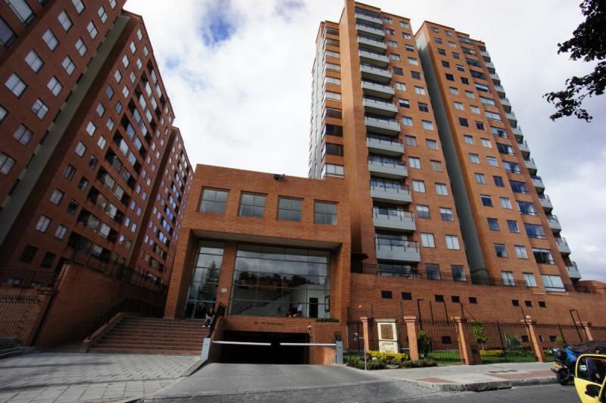 Дом с 3 спальнями в Богота, Колумбия № 10511