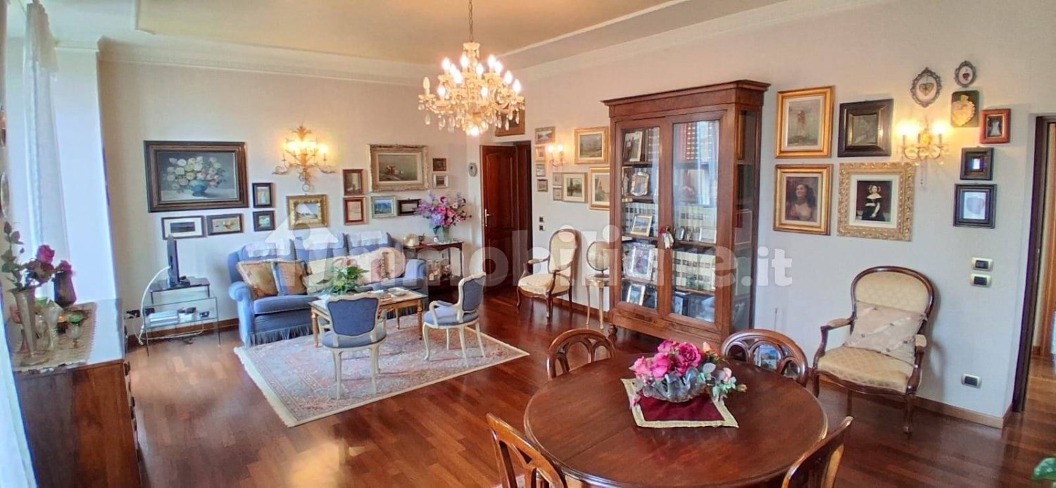 Ático de 2 dormitorios en Brivio, Italy No. 381451