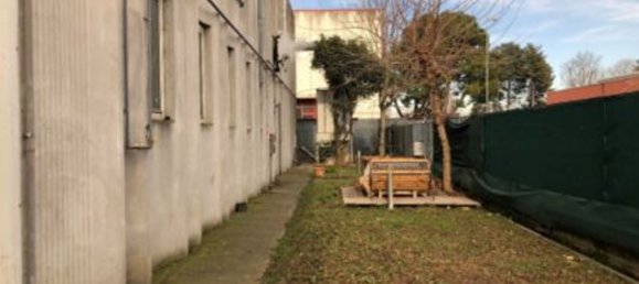 Almacén en Senago, Italy 571 m² No. 274306 4