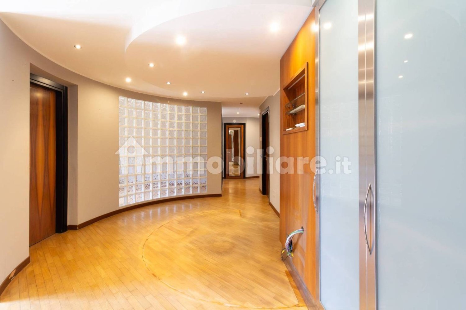 3 bedrooms Apartment in Milan, Italy No. 361789