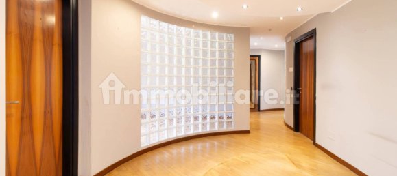 3 bedrooms Apartment in Milan, Italy No. 361789 8