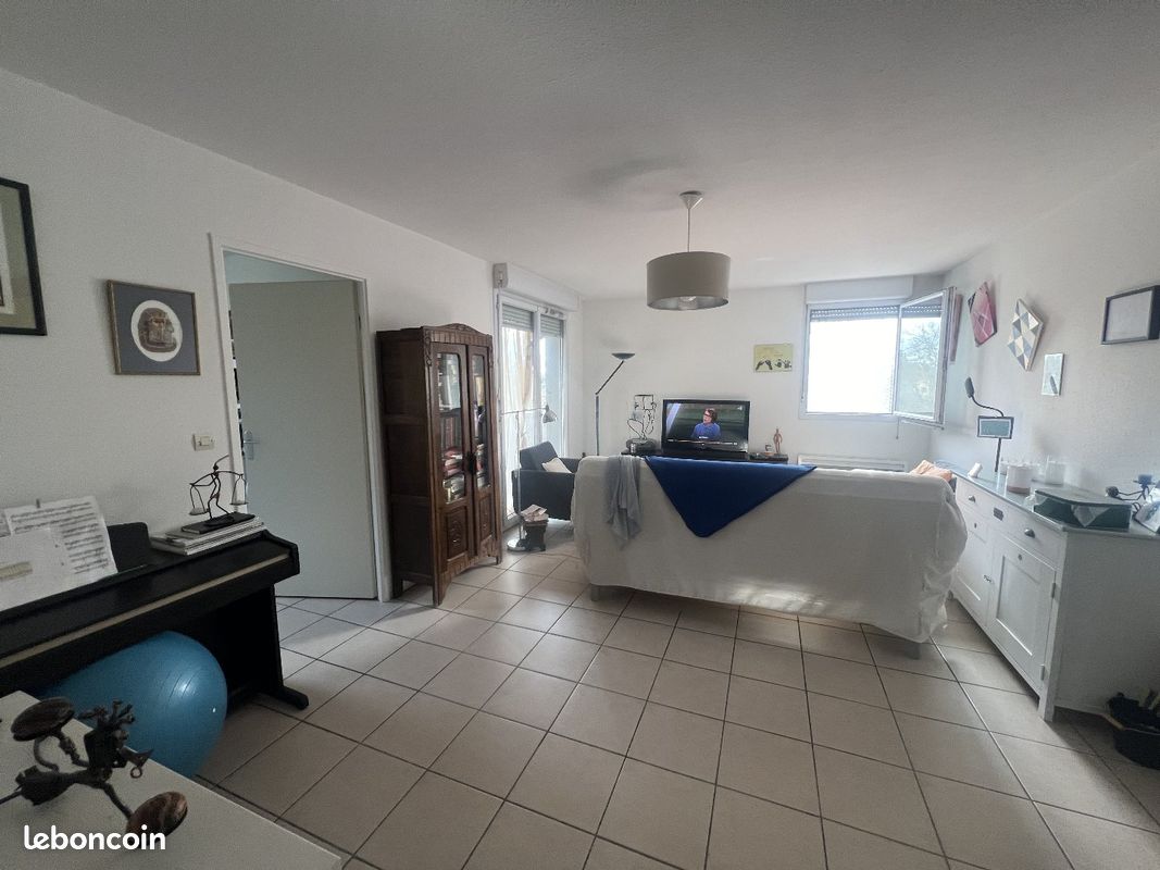 2 bedrooms Apartment in Castelginest, France No. 335050