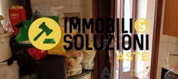 3 rooms Apartment in Ispra, Italy No. 12963 5