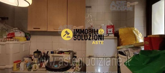 3 rooms Apartment in Ispra, Italy No. 12963 6