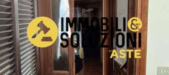 3 rooms Apartment in Ispra, Italy No. 12963 41