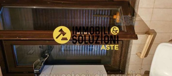 3 rooms Apartment in Ispra, Italy No. 12963 8