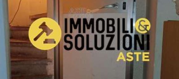 3 rooms Apartment in Ispra, Italy No. 12963 31