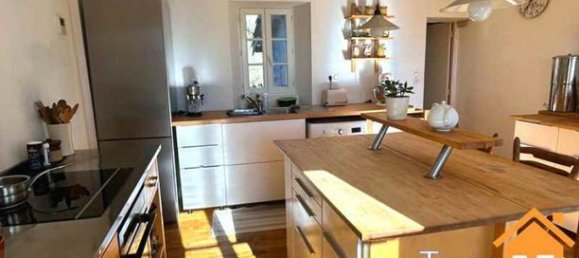 2 bedrooms House in Aveyron, France No. 305941 3