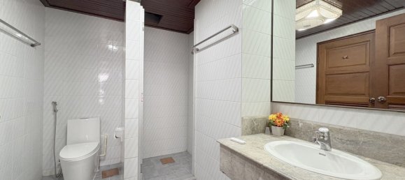 Кондоминиум  с 2 спальнями в Паттайя, Таиланд № 64363 11