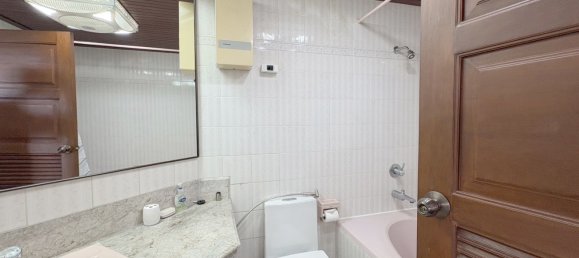 Кондоминиум  с 2 спальнями в Паттайя, Таиланд № 64363 17