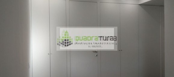 4 bedrooms Apartment in Porto, Portugal No. 78903 8