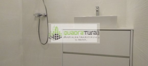 4 bedrooms Apartment in Porto, Portugal No. 78903 9