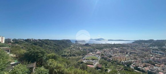 3 bedrooms Apartment in Naples, Italy No. 273150 4