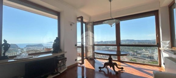 3 bedrooms Apartment in Naples, Italy No. 273150 8