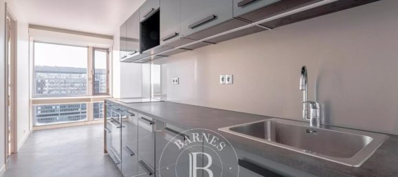 3 rooms Apartment in Paris, France No. 114696 4