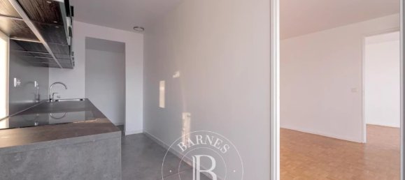 3 rooms Apartment in Paris, France No. 114696 5