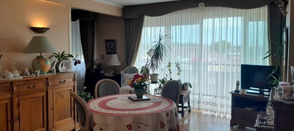 2 bedrooms Apartment in Lens, France No. 256812 2