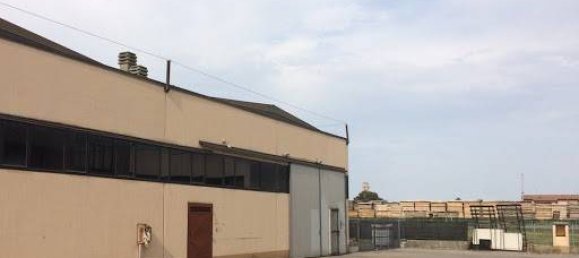 2 rooms Warehouse in Campi Bisenzio, Italy No. 12028 7