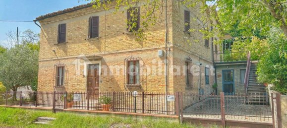 5 Schlafzimmer Villa in Urbino, Italy, Nr. 344652 11