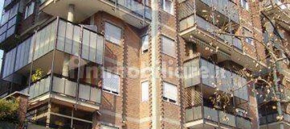1 room Commercial property in Turin, Italy No. 296189 17