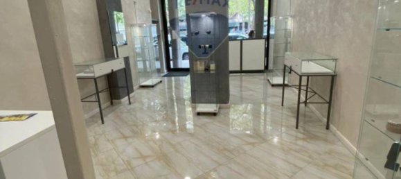 1 room Commercial property in Turin, Italy No. 296189 12