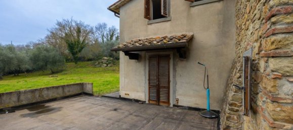 12 rooms House in Arezzo, Italy No. 226381 15