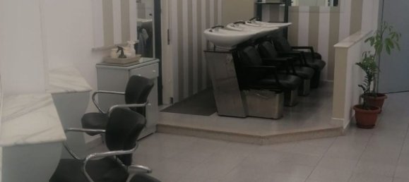 140m² Commercial property in Palermo, Italy No. 255441 2