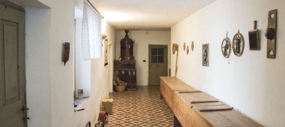 3 bedrooms House in Malé, Italy No. 312437 9