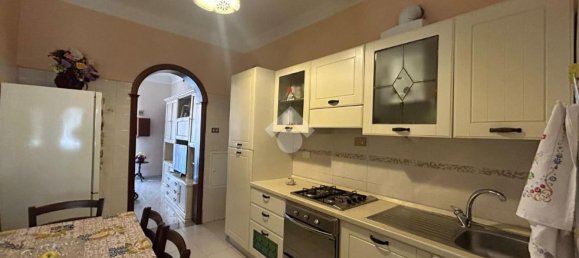 4 rooms Apartment in Genoa, Italy No. 78147 10