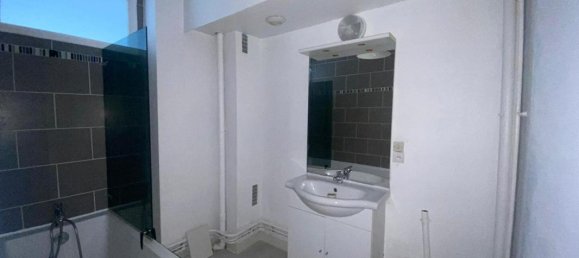 Apartamento de 2 dormitorios en Ronchin, France No. 209270 11