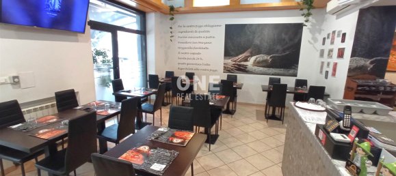 Imóvel comercial de 3 divisões em Milan, Italy N.º 239415 2