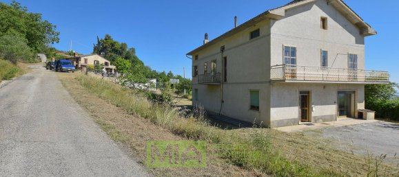 10-Zimmer Haus in Montefalcone Appennino, Italy, Nr. 121638 3