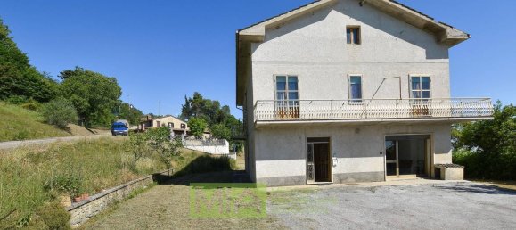 10-Zimmer Haus in Montefalcone Appennino, Italy, Nr. 121638 2