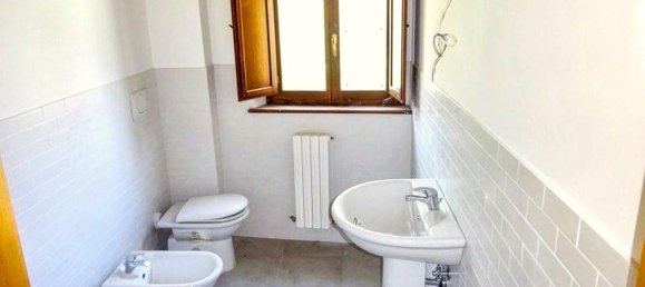 2 bedrooms Apartment in Monte Roberto, Italy No. 293118 3