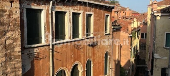 1 bedroom Apartment in Venice, Italy No. 228434 3