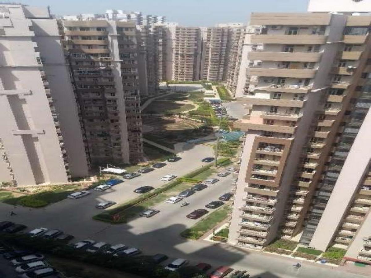 3 bedrooms House in Noida, India No. 68255