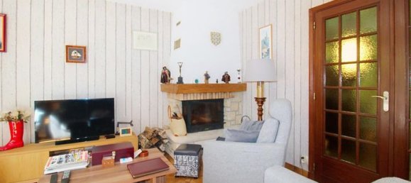 Casa T4 em Jouy-le-Moutier, France N.º 354090 3