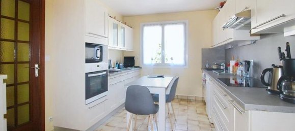 Casa T4 em Jouy-le-Moutier, France N.º 354090 5