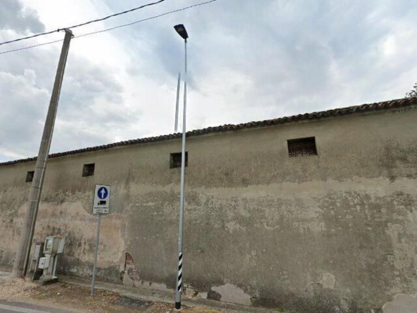 5 rooms Apartment in Castagnaro, Italy No. 195044