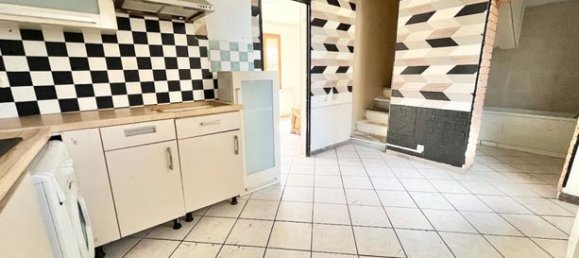 2 bedrooms House in Seine-Maritime, France No. 353925 2