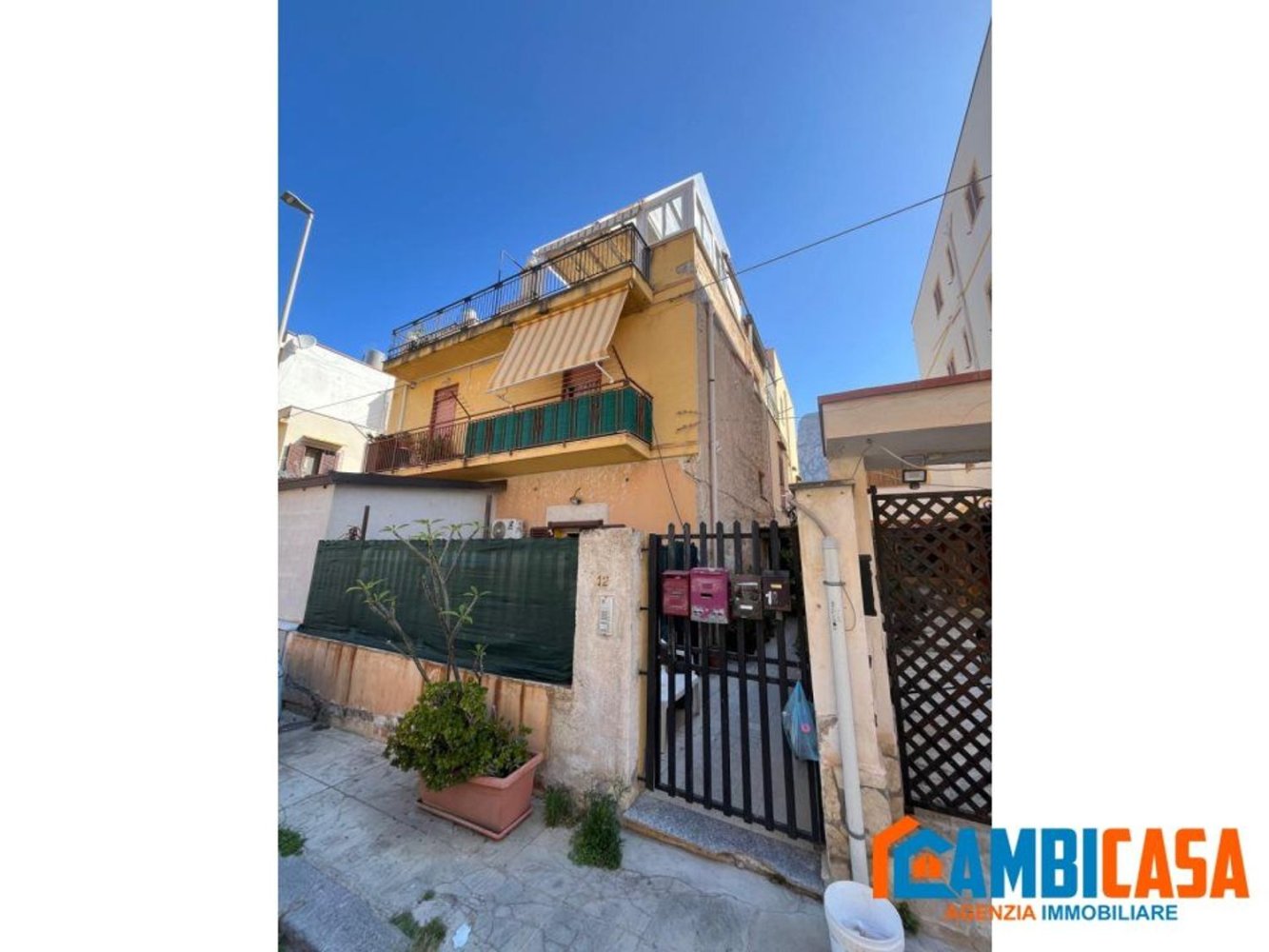 4 bedrooms Apartment in Palermo, Italy No. 384544