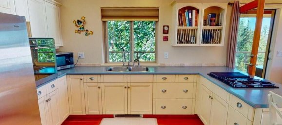 2 bedrooms House in British Columbia, Canada No. 193 12